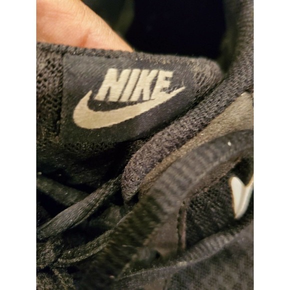 Nike Tanjun Women's Black Running Shoes Size 8 - Picture 6 of 8